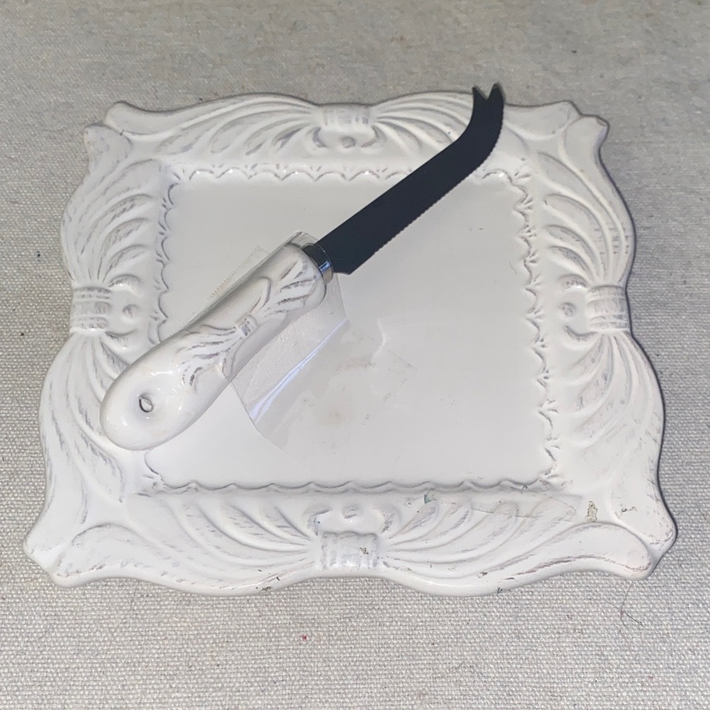 D'Lusso Designs Couture Collection ceramic cheese and bread serving dish